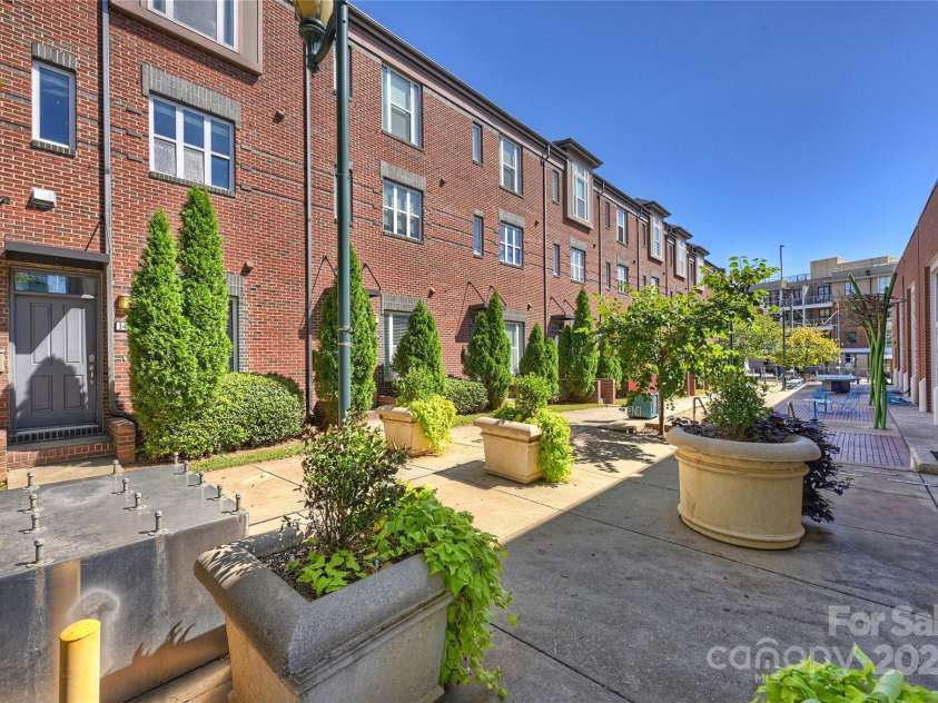 1425 Camden Road, Charlotte, NC 28203.  MLS# CAR4311487, YatesRealty ID 3229. Common walkway to Bland Street lightrail stop  