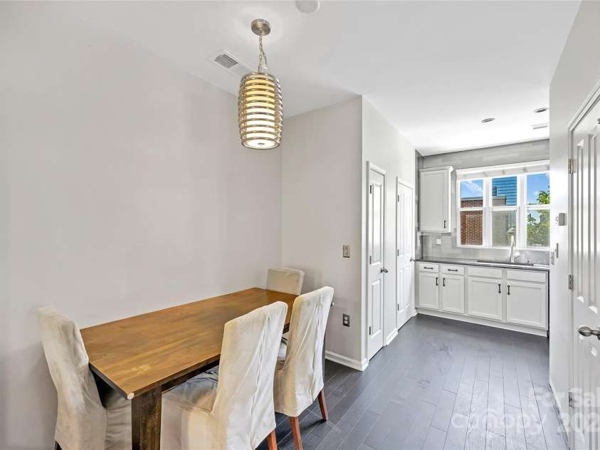 1425 Camden Road, Charlotte, NC 28203.  MLS# CAR4311487, YatesRealty ID 3229. Dining area 