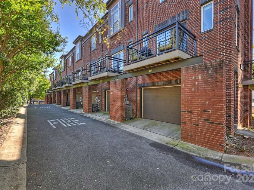 1425 Camden Road, Charlotte, NC 28203.  MLS# CAR4311487, YatesRealty ID 3229. Garage 