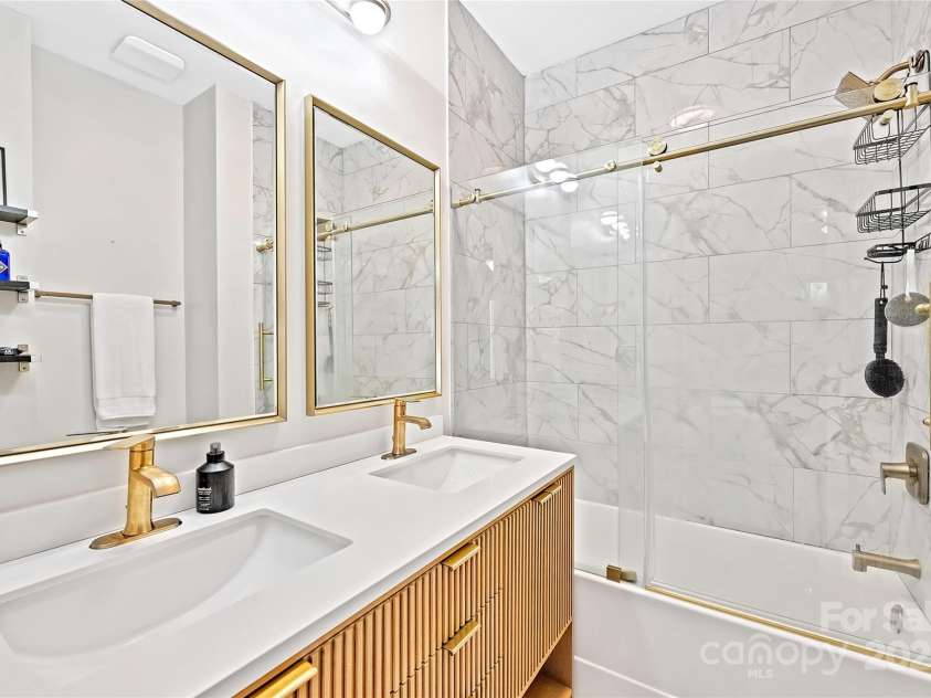 1425 Camden Road, Charlotte, NC 28203.  MLS# CAR4311487, YatesRealty ID 3229. Updated ensuite bath 2
