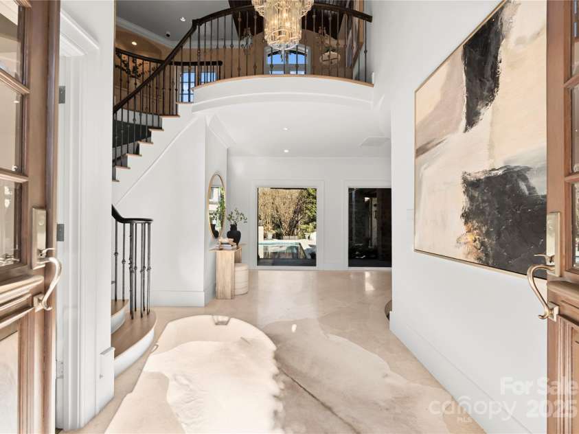 4231 Fox Brook Lane, Charlotte, NC 28211.  MLS# CAR4186375, YatesRealty ID 3229. 