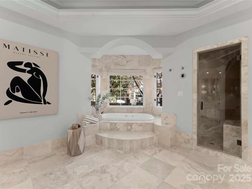 4231 Fox Brook Lane, Charlotte, NC 28211.  MLS# CAR4186375, YatesRealty ID 3229. 