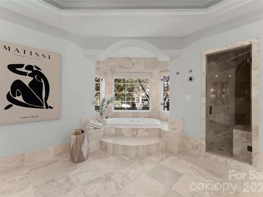 4231 Fox Brook Lane, Charlotte, NC 28211.  MLS# CAR4335388, YatesRealty ID 3229. 