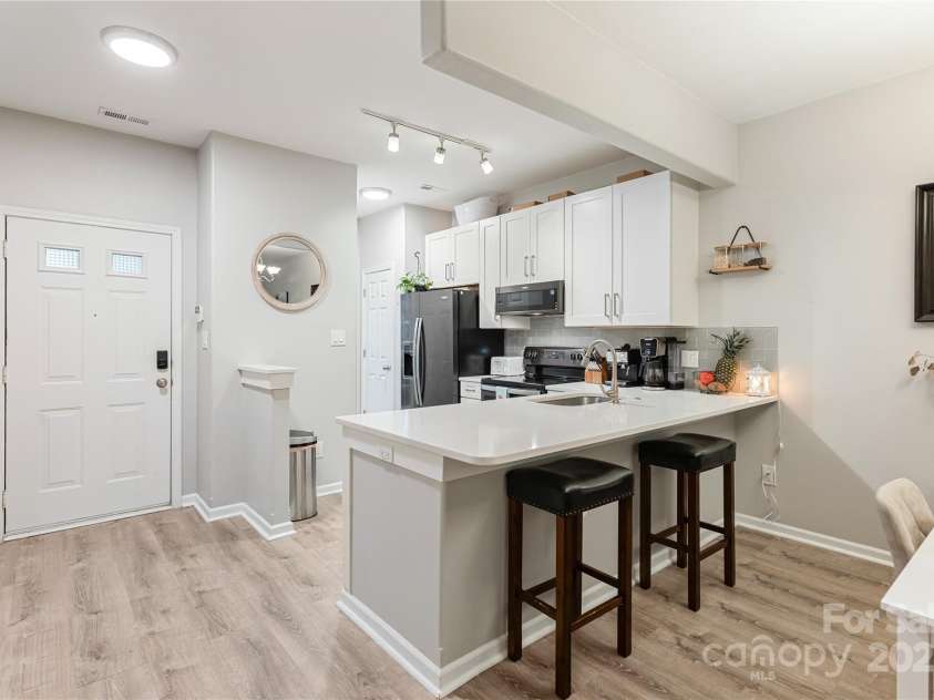 157 Ross Moore Avenue, Charlotte, NC 28205.  MLS# CAR4291377, YatesRealty ID 32290. 
