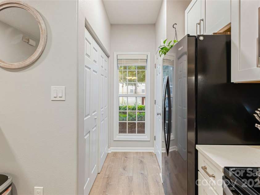 157 Ross Moore Avenue, Charlotte, NC 28205.  MLS# CAR4291377, YatesRealty ID 32290. 