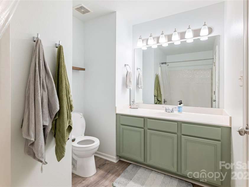 157 Ross Moore Avenue, Charlotte, NC 28205.  MLS# CAR4291377, YatesRealty ID 32290. 