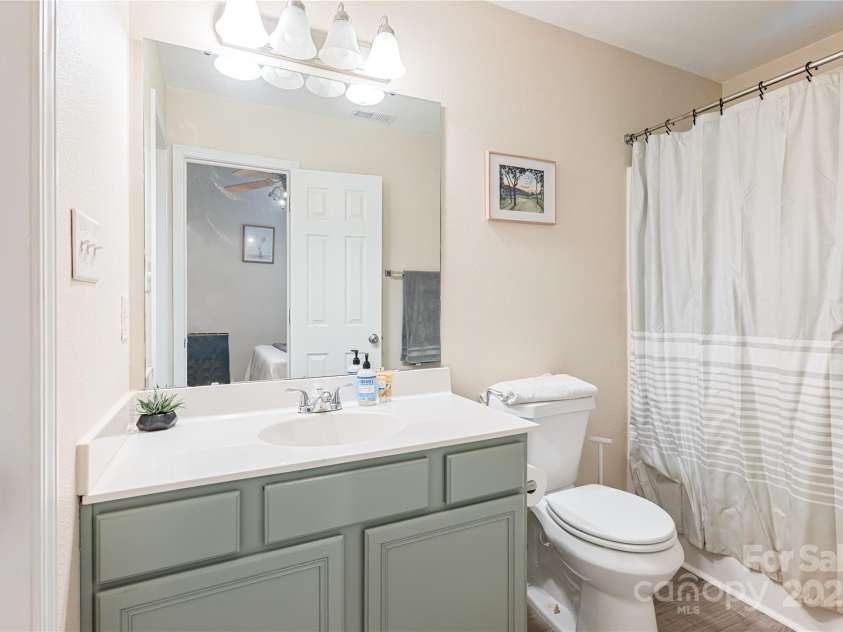 157 Ross Moore Avenue, Charlotte, NC 28205.  MLS# CAR4291377, YatesRealty ID 32290. 