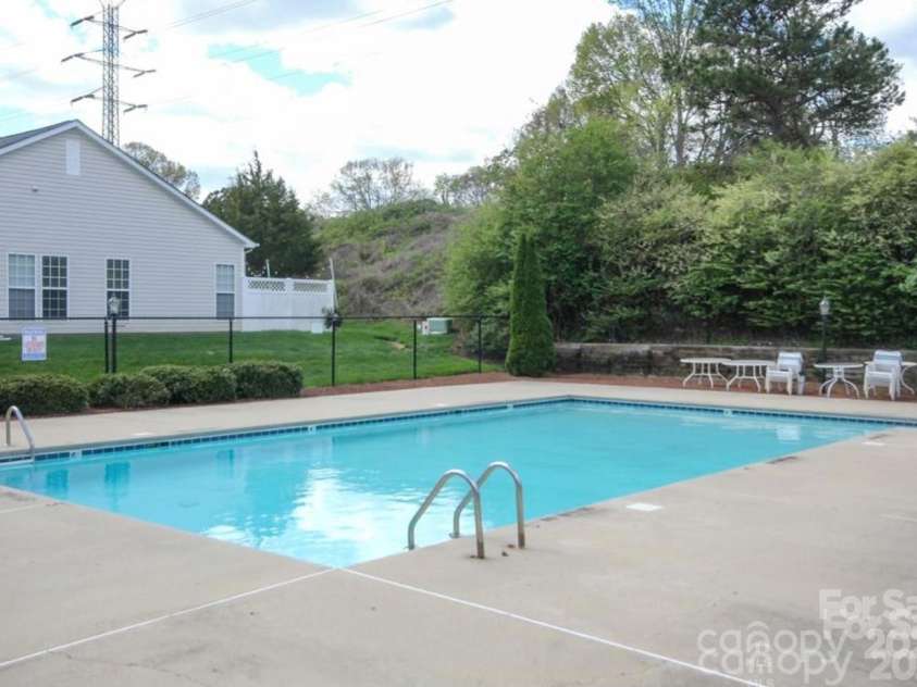 157 Ross Moore Avenue, Charlotte, NC 28205.  MLS# CAR4291377, YatesRealty ID 32290. 