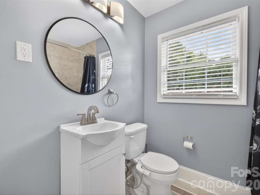 2432 Oakwood Circle, Rock Hill, SC 29732.  MLS# CAR4388261, YatesRealty ID 32290. 
