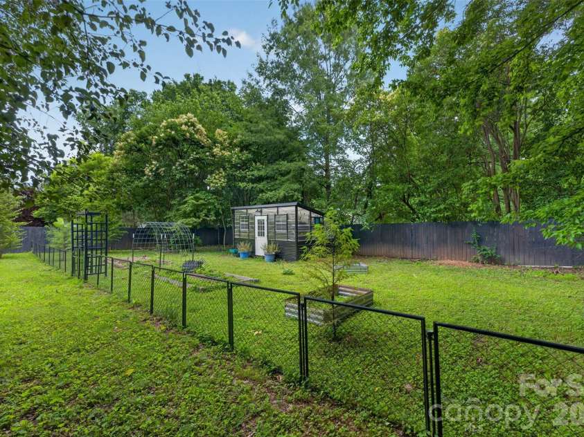 2432 Oakwood Circle, Rock Hill, SC 29732.  MLS# CAR4388261, YatesRealty ID 32290. 
