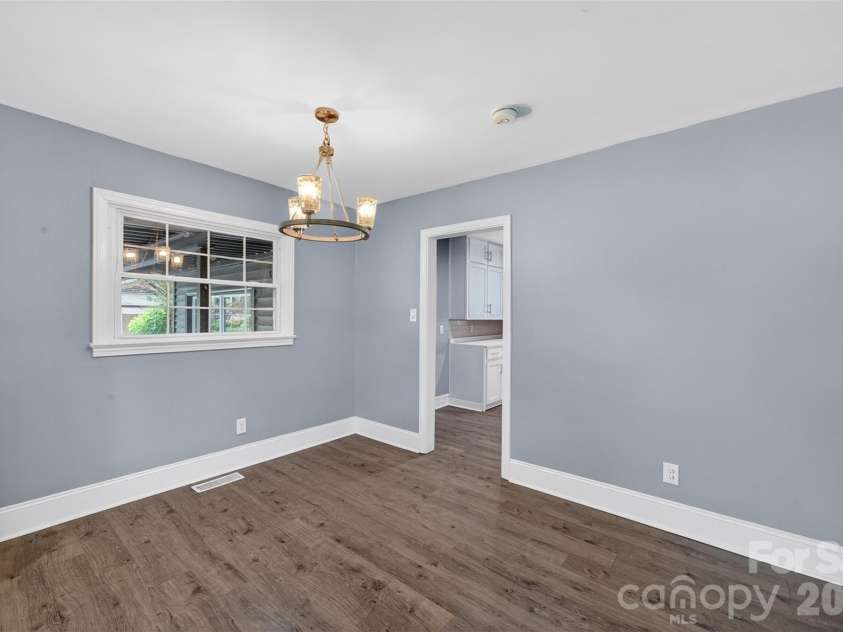 2432 Oakwood Circle, Rock Hill, SC 29732.  MLS# CAR4388261, YatesRealty ID 32290. Dining area