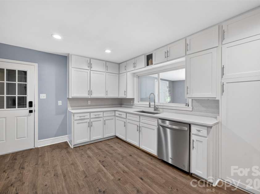 2432 Oakwood Circle, Rock Hill, SC 29732.  MLS# CAR4388261, YatesRealty ID 32290. Kitchen w/Fresh Paint & LVP Flooring