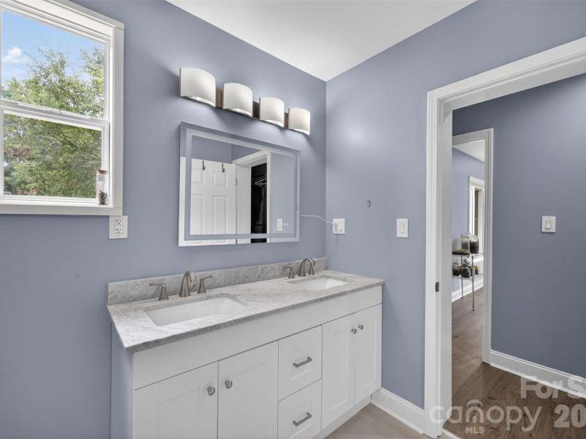 2432 Oakwood Circle, Rock Hill, SC 29732.  MLS# CAR4388261, YatesRealty ID 32290. Primary Bathroom w/Lighted Mirror