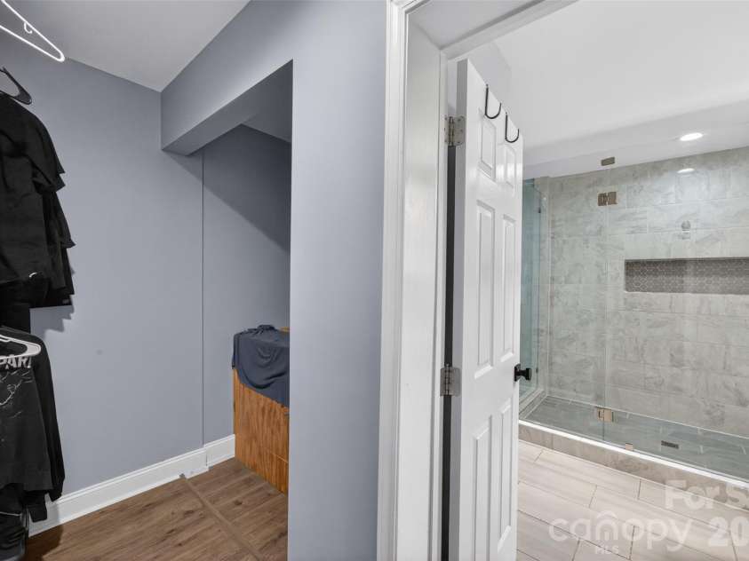 2432 Oakwood Circle, Rock Hill, SC 29732.  MLS# CAR4388261, YatesRealty ID 32290. Primary Closet