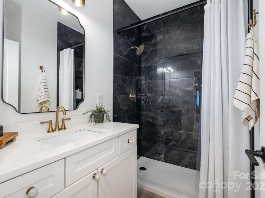 2435 Alaqua Court, Matthews, NC 28105.  MLS# CAR4287822, YatesRealty ID 32291. 