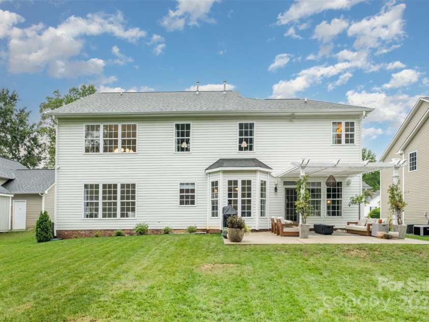 2435 Alaqua Court, Matthews, NC 28105.  MLS# CAR4287822, YatesRealty ID 32291. 