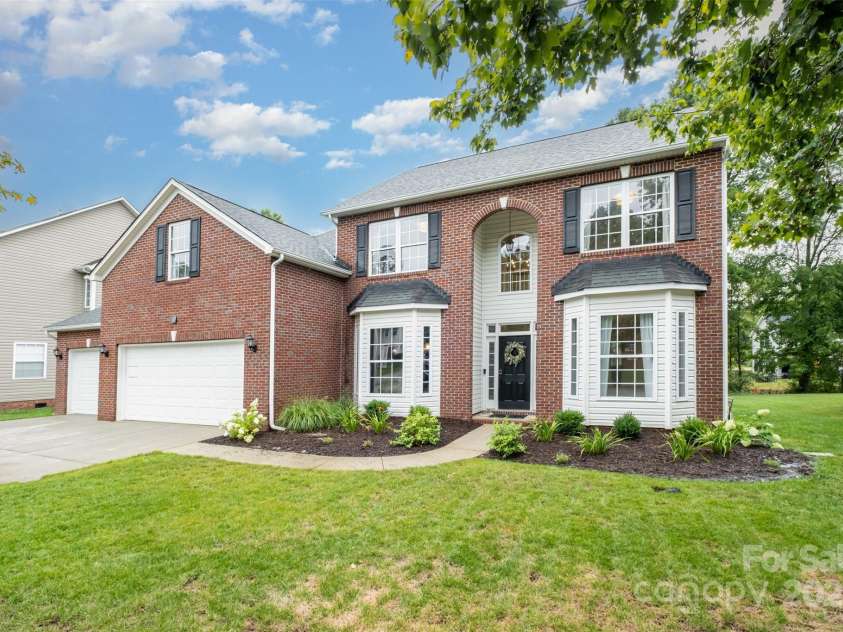 2435 Alaqua Court, Matthews, NC 28105.  MLS# CAR4287822, YatesRealty ID 32291. 