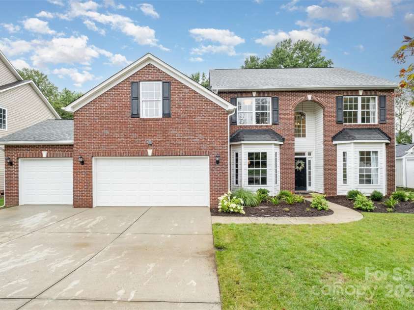 2435 Alaqua Court, Matthews, NC 28105.  MLS# CAR4287822, YatesRealty ID 32291. 