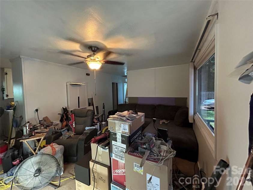 1035 Nations Drive, Charlotte, NC 28217.  MLS# CAR4390062, YatesRealty ID 32293. 