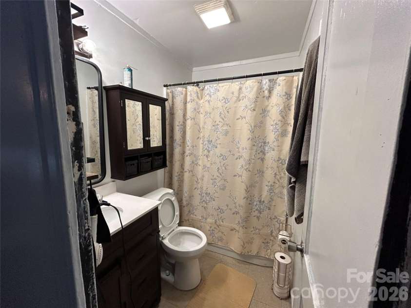1035 Nations Drive, Charlotte, NC 28217.  MLS# CAR4390062, YatesRealty ID 32293. 