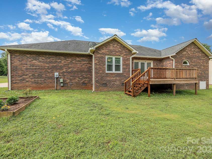 2695 Hill Top Drive, Salisbury, NC 28147.  MLS# CAR4276617, YatesRealty ID 32294. 