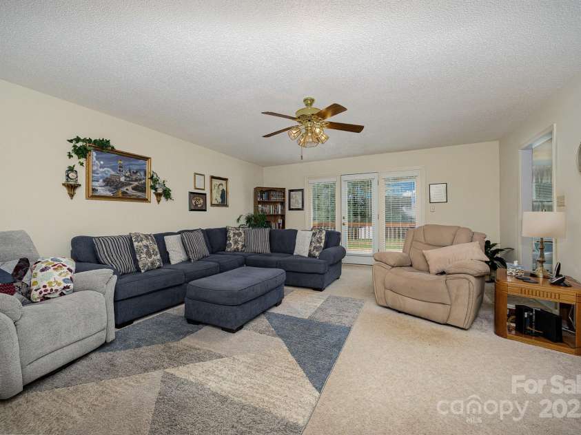 2695 Hill Top Drive, Salisbury, NC 28147.  MLS# CAR4276617, YatesRealty ID 32294. 