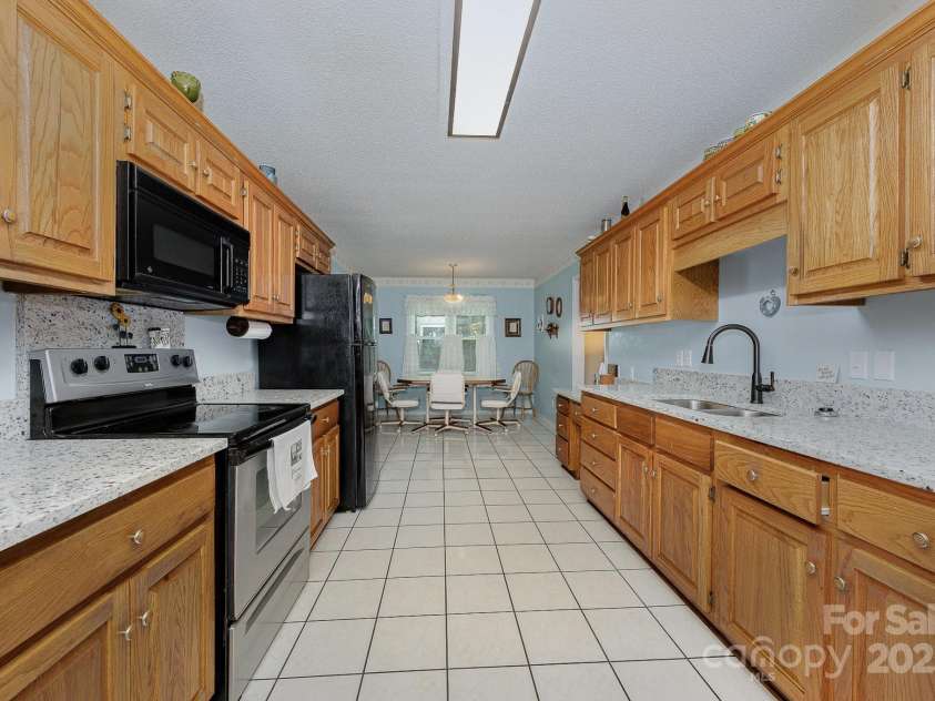 2695 Hill Top Drive, Salisbury, NC 28147.  MLS# CAR4276617, YatesRealty ID 32294. 