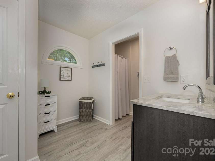 2695 Hill Top Drive, Salisbury, NC 28147.  MLS# CAR4276617, YatesRealty ID 32294. 