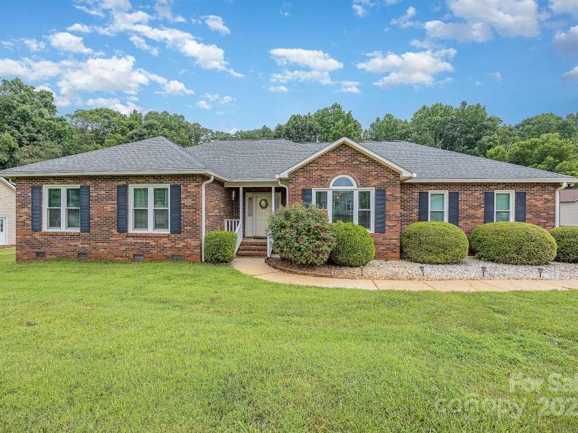 2695 Hill Top Drive, Salisbury, NC 28147.  MLS# CAR4276617, YatesRealty ID 32294. 