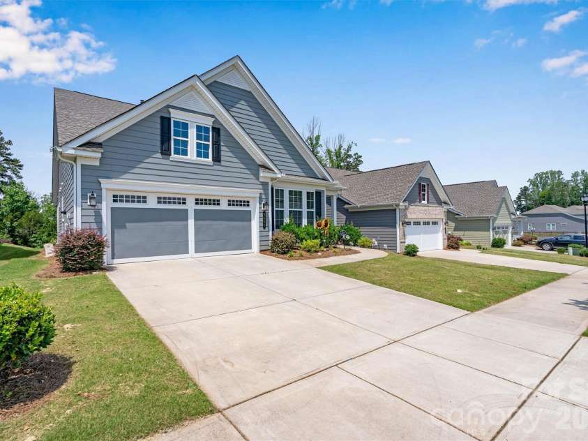6601 Good News Drive, Charlotte, NC 28215.  MLS# CAR4390689, YatesRealty ID 32294. 