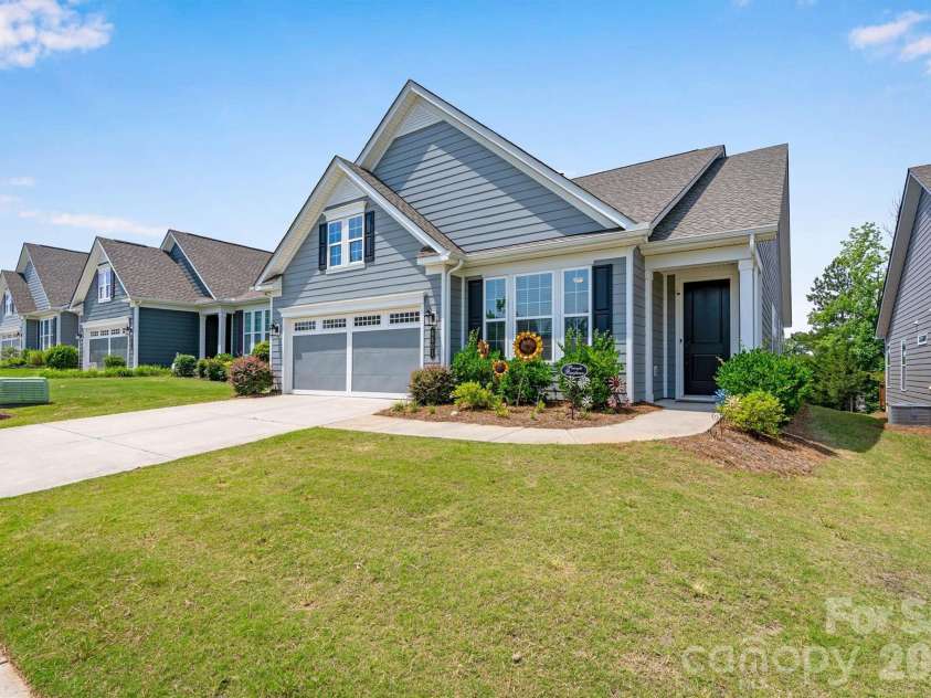 6601 Good News Drive, Charlotte, NC 28215.  MLS# CAR4390689, YatesRealty ID 32294. 