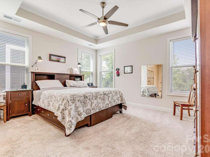 6601 Good News Drive, Charlotte, NC 28215.  MLS# CAR4390689, YatesRealty ID 32294. 
