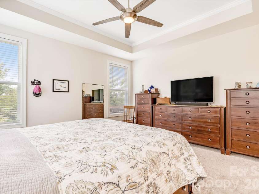 6601 Good News Drive, Charlotte, NC 28215.  MLS# CAR4390689, YatesRealty ID 32294. 