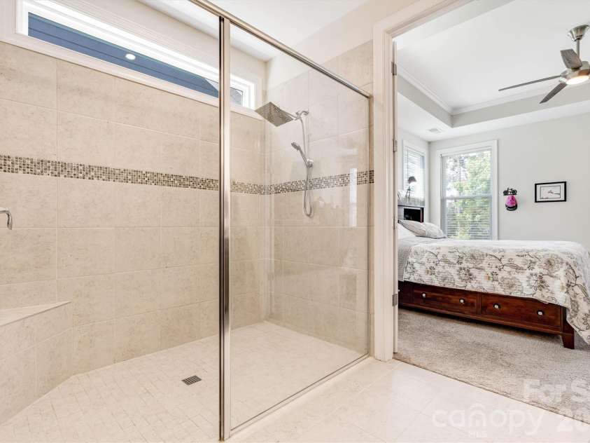6601 Good News Drive, Charlotte, NC 28215.  MLS# CAR4390689, YatesRealty ID 32294. 