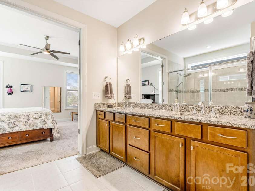 6601 Good News Drive, Charlotte, NC 28215.  MLS# CAR4390689, YatesRealty ID 32294. 