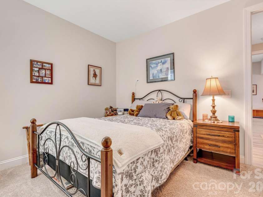 6601 Good News Drive, Charlotte, NC 28215.  MLS# CAR4390689, YatesRealty ID 32294. 