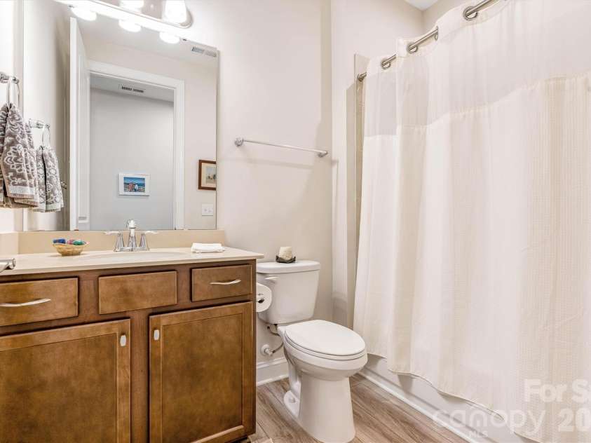 6601 Good News Drive, Charlotte, NC 28215.  MLS# CAR4390689, YatesRealty ID 32294. 