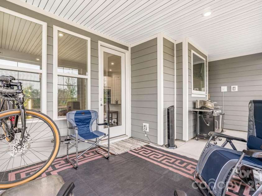 6601 Good News Drive, Charlotte, NC 28215.  MLS# CAR4390689, YatesRealty ID 32294. 