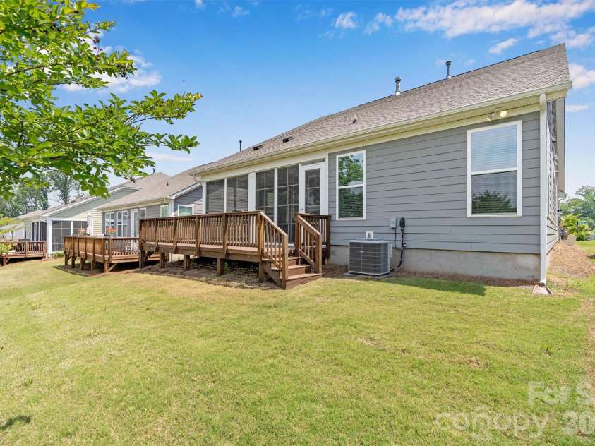 6601 Good News Drive, Charlotte, NC 28215.  MLS# CAR4390689, YatesRealty ID 32294. 