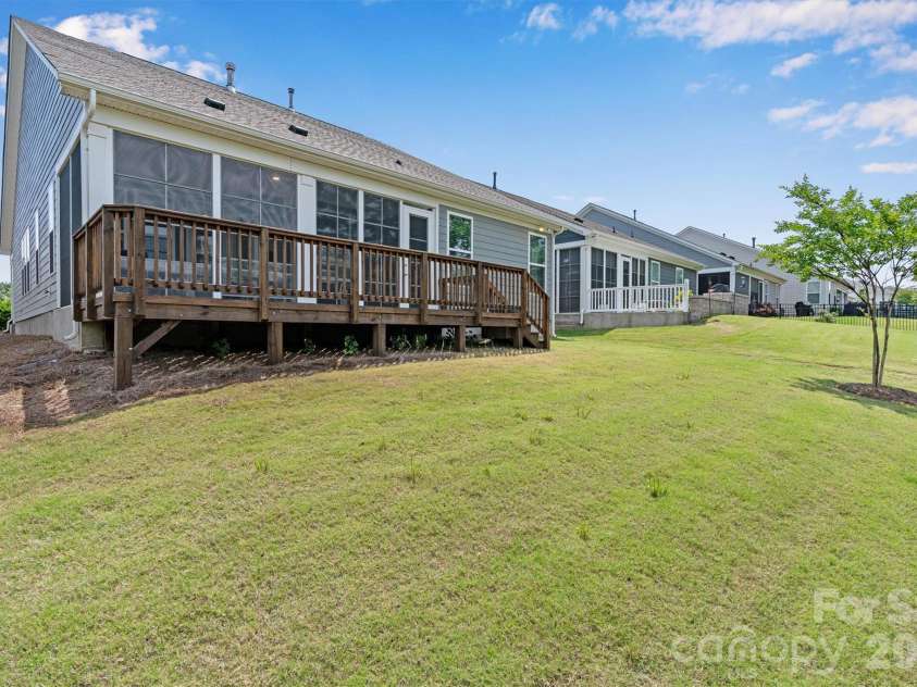 6601 Good News Drive, Charlotte, NC 28215.  MLS# CAR4390689, YatesRealty ID 32294. 