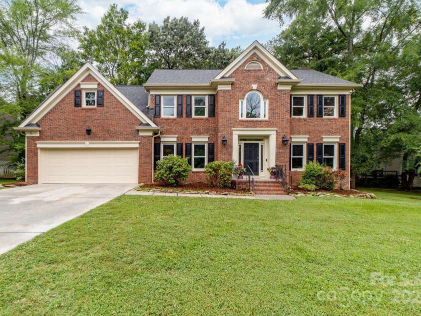 5408 Apple Glen Drive, Harrisburg, NC 28075.  MLS# CAR4273916, YatesRealty ID 32295. Large 2 car garage