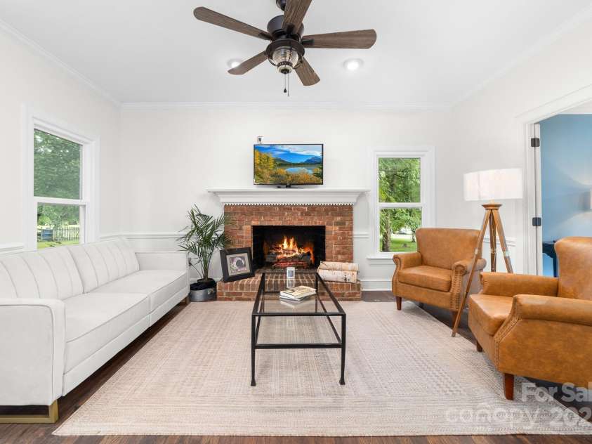 5408 Apple Glen Drive, Harrisburg, NC 28075.  MLS# CAR4273916, YatesRealty ID 32295. Main floor Family room