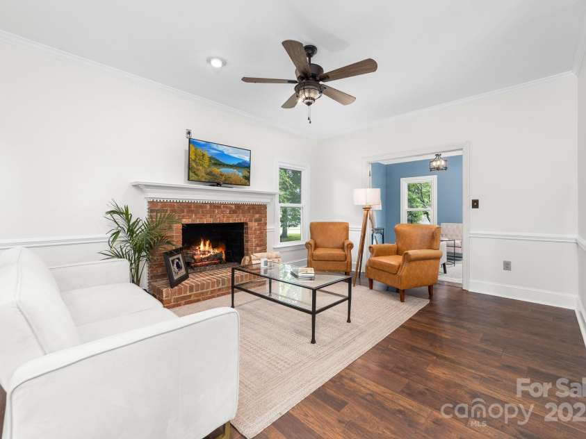 5408 Apple Glen Drive, Harrisburg, NC 28075.  MLS# CAR4273916, YatesRealty ID 32295. Main floorFamily room