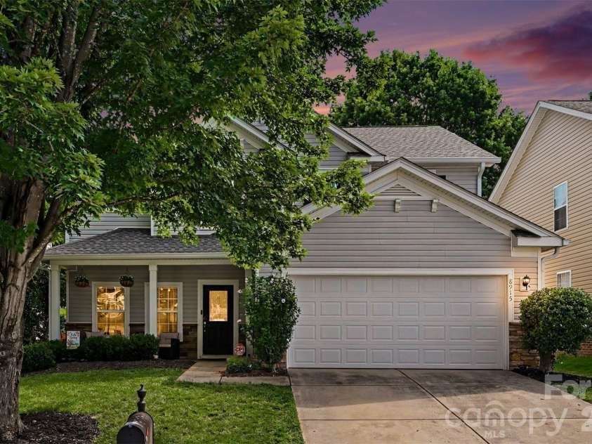 8915 Oransay Way, Charlotte, NC 28278.  MLS# CAR4393957, YatesRealty ID 32295. 