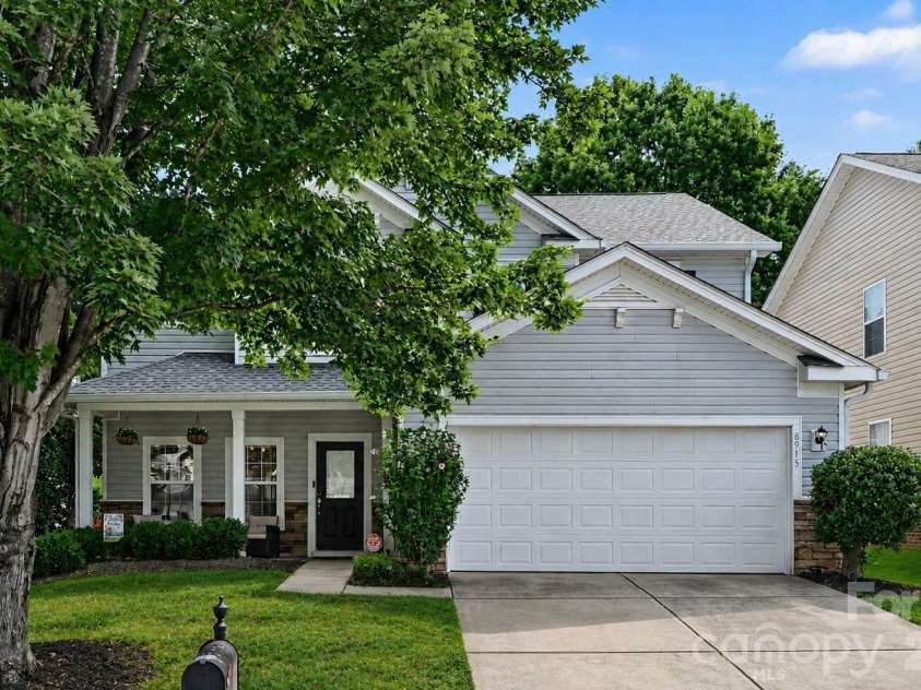 8915 Oransay Way, Charlotte, NC 28278.  MLS# CAR4393957, YatesRealty ID 32295. 