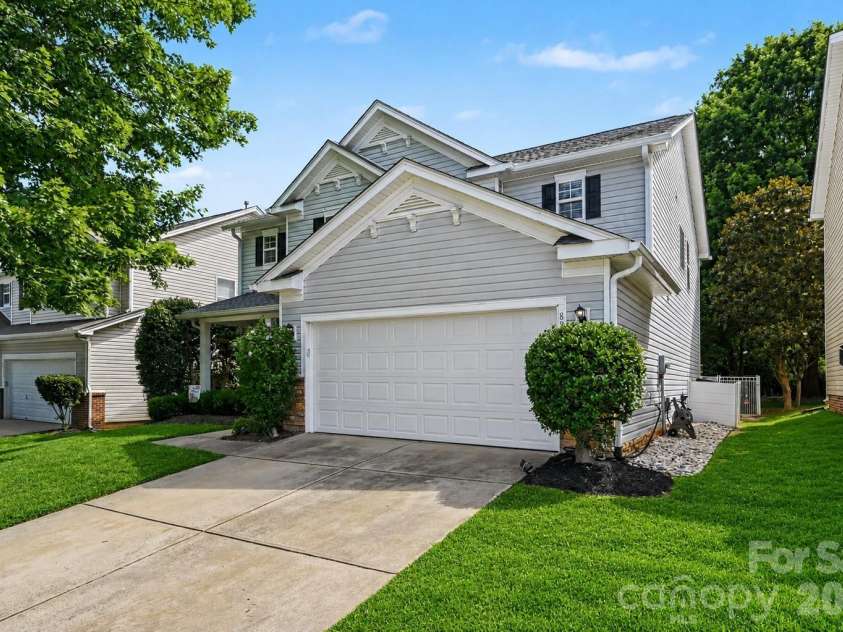 8915 Oransay Way, Charlotte, NC 28278.  MLS# CAR4393957, YatesRealty ID 32295. 