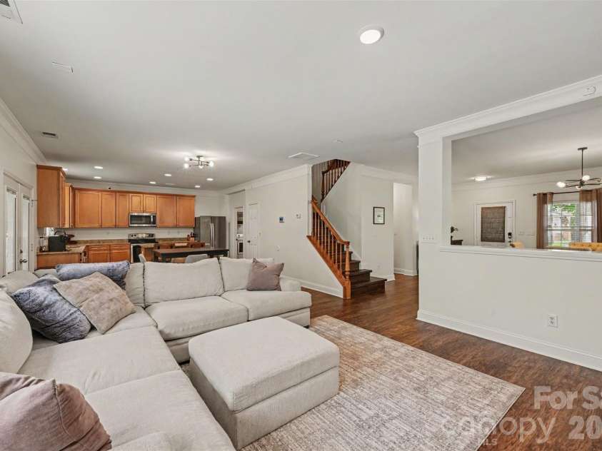 8915 Oransay Way, Charlotte, NC 28278.  MLS# CAR4393957, YatesRealty ID 32295. 