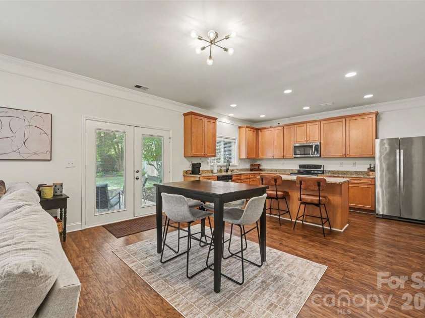 8915 Oransay Way, Charlotte, NC 28278.  MLS# CAR4393957, YatesRealty ID 32295. 