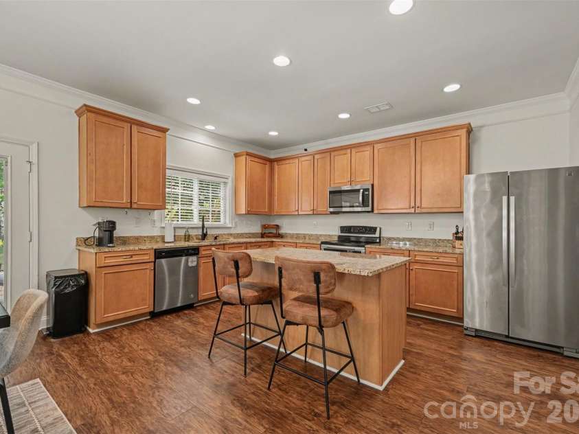 8915 Oransay Way, Charlotte, NC 28278.  MLS# CAR4393957, YatesRealty ID 32295. 