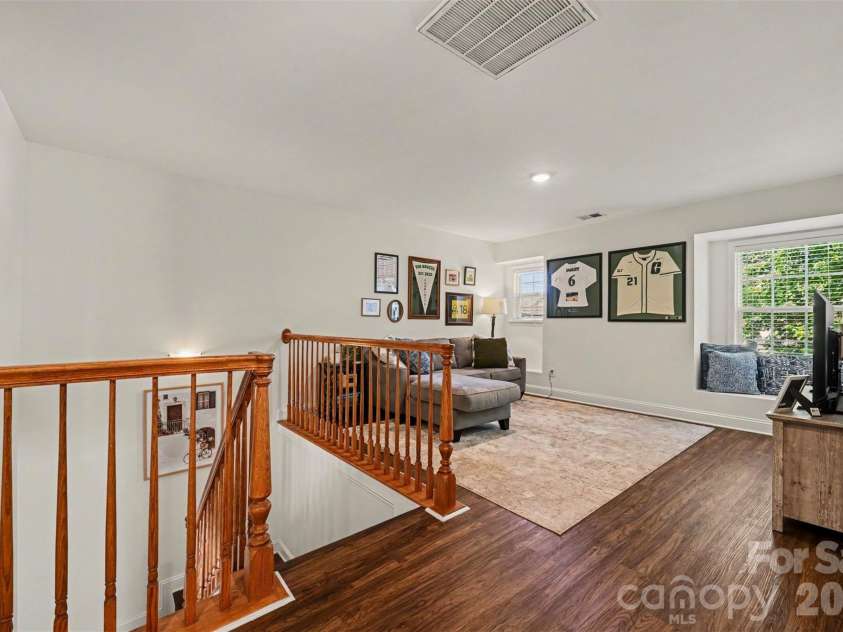 8915 Oransay Way, Charlotte, NC 28278.  MLS# CAR4393957, YatesRealty ID 32295. 